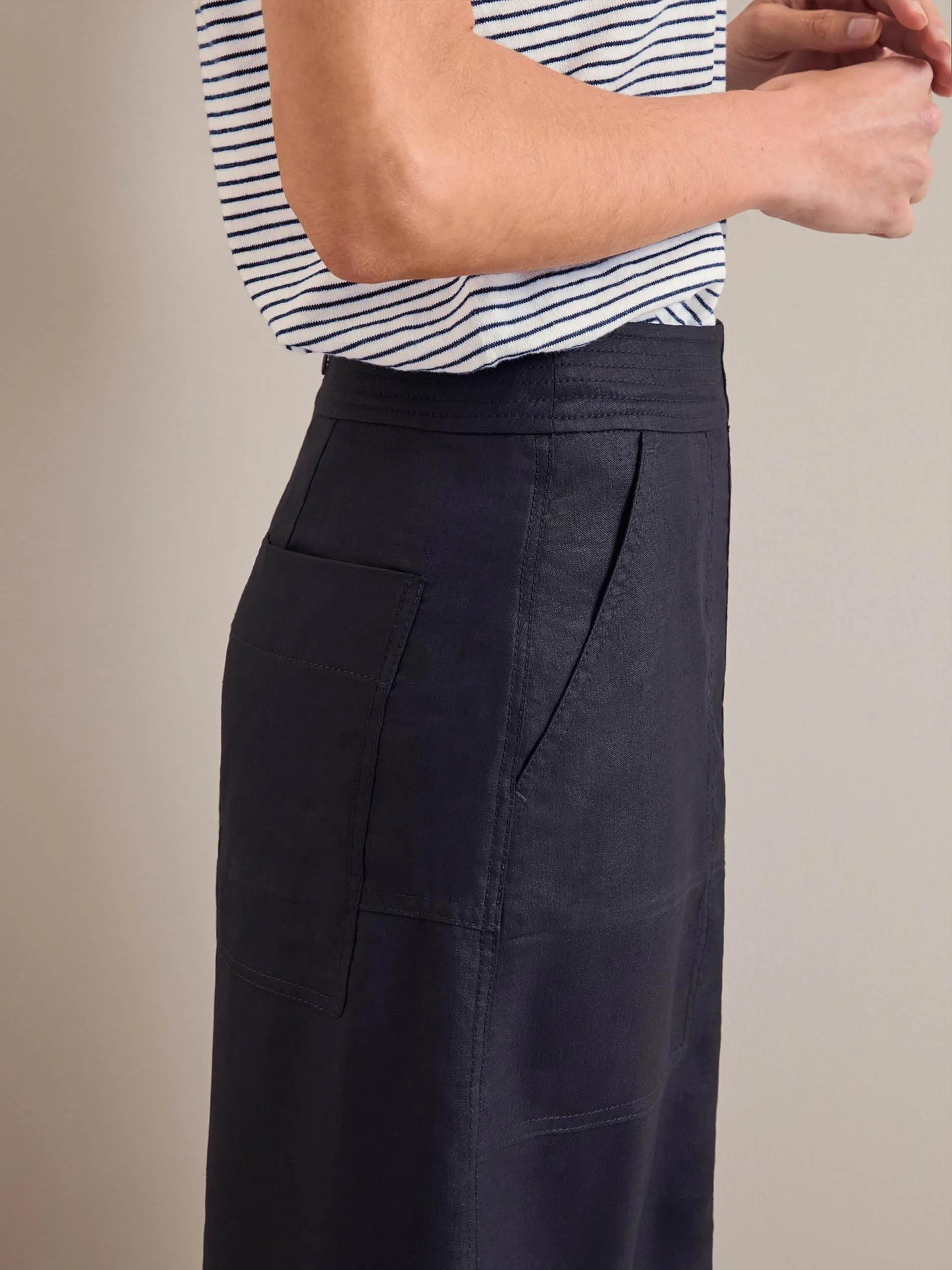 Navy Safia techni linen midi skirt