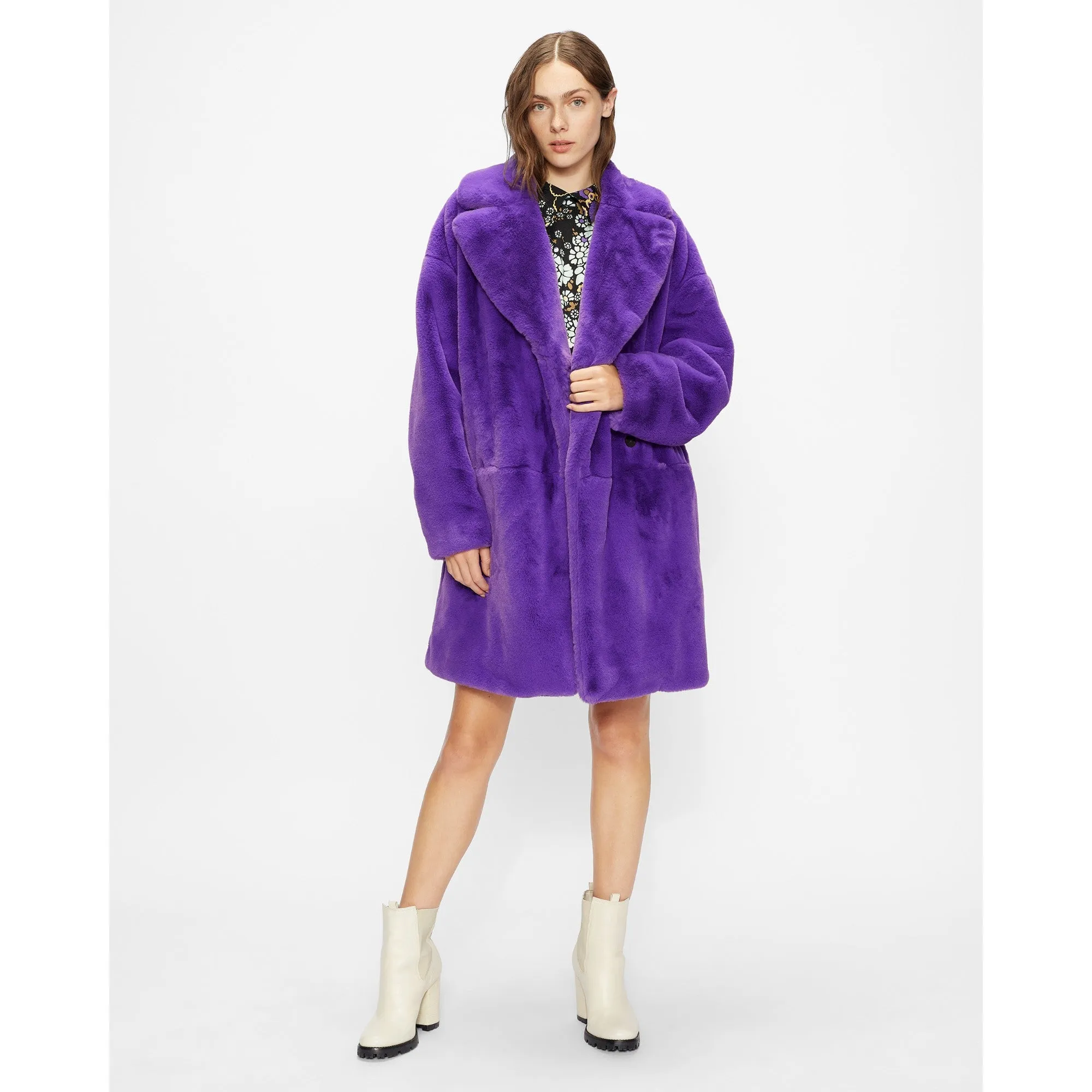 Women Wmo-Vviolet-Faux Fur Cocoon Coat With Wide Collar - Mid-Purple